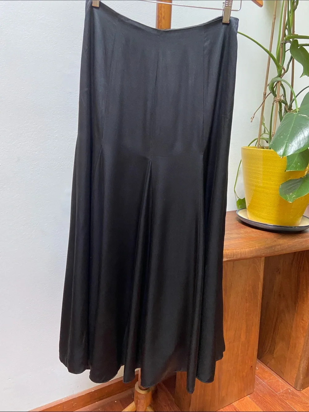 Vintage Lauren Ralph Lauren 100% Silk Black Maxi Godet Skirt Sz 4 - Picture 10 of 10